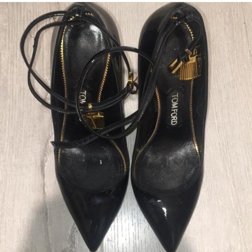 **SOLD** Tom Ford Pumps